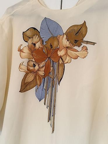 Bluze: Zenske bluze – elegantne i udobne, idealne za posao i svečane prilike — 11