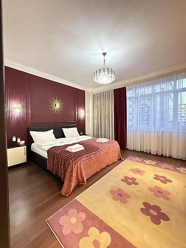 Посуточная аренда квартир: 3 комнаты, Душевая кабина, Постельное белье, Кондиционер — 2