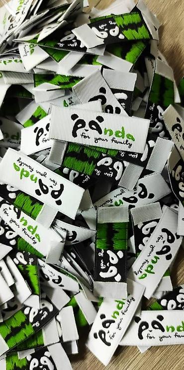 Другие услуги пошива одежды: Жаккардовые этикетки, и основа и логотип вышиваются нитями, главное — 20