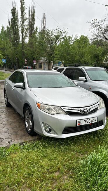 мини эксковаторы: Toyota Camry: 2012 г., 2.5 л, Автомат, Бензин, Седан