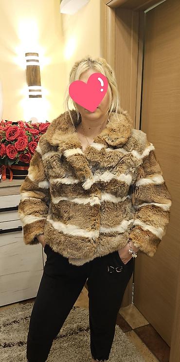 Krzneni kaputi: Ženska bunda/kaput od pravog krzna, kratkog kroja (dužina do kukova) — 1