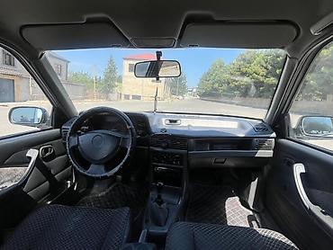opel astra g opc: Ağ rəngli sedan, 4 qapılı, ön ötürücülü. Klassik, sadə dizaynlı kuzov — 7