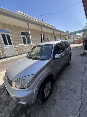 Toyota: Toyota RAV4: 2002 г., 2 л, Механика, Бензин, Хэтчбэк