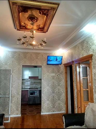 bine sovxoz evler: Binəqədi rayonu, Tovuz marketə yaxın 3 otaqdır.Yaxinliqda basqa ev de — 3