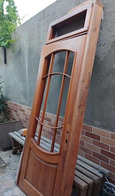 qapı paneli: Taxta giriş qapısı – şüşə üçün bölməli - Material: təbii ağac — 2