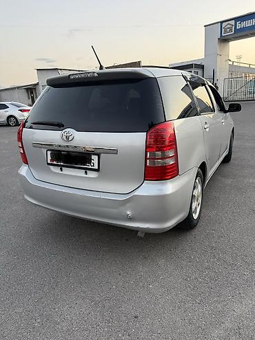 китайские минивены: Продаётся TOYOTA WISH минивэн с правым рулём, серебристый цвет кузова — 7