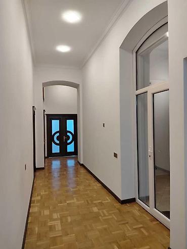 studiya ev: İcarəyə verilir 3 otaqlı ofis 110 m², 28 May m. 3 000 AZN/ay 3 otaqlı — 2