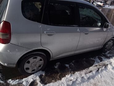 Легковой транспорт: Сдаю в аренду: Легковое авто, Под такси