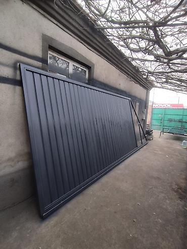 Распашные ворота: Металлические ворота с декоративными панелями .Ферма и навесом любой — 9