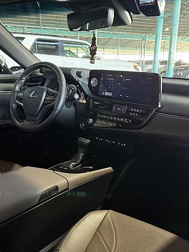 Lexus: Lexus ES: 2023 г., 2.5 л, Гибрид — 8