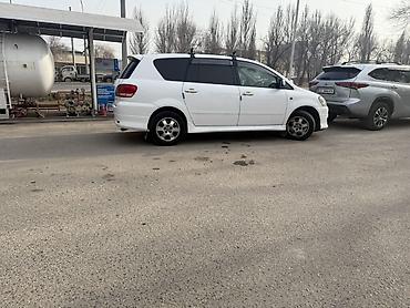 Toyota: Toyota Ipsum: 2003 г., 2.4 л, Газ — 2