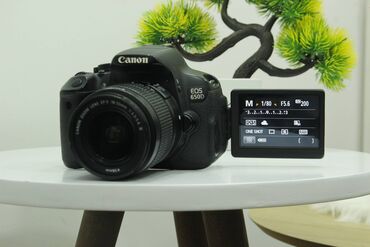 Fotokameralar: Canon EOS 650D 18-55 mm linza ile birlikde Linzada Body-de guzgude