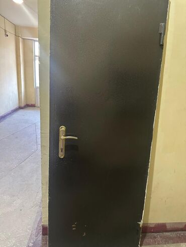 qapı kilidləri: Metall giriş qapısı - Material: qalın metal konstruksiya, kənarları