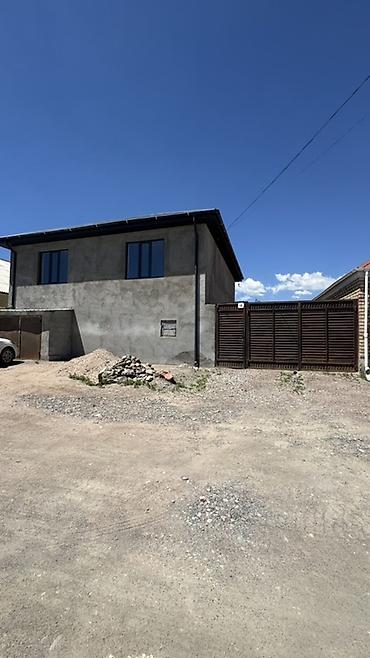 Продажа коттеджей и домов: 🏡 Продаётся дом в Балыкчы! 📍 Дом расположен в хорошем, развитом — 1