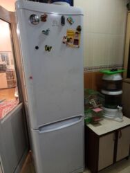 Ət çəkən maşınlar: İşlənmiş 2 qapılı Indesit Soyuducu Satılır, rəng - Ağ