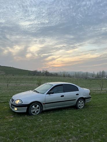 Продажа авто: Toyota Avensis: 1998 г., 1.6 л, Механика, Бензин, Седан — 2