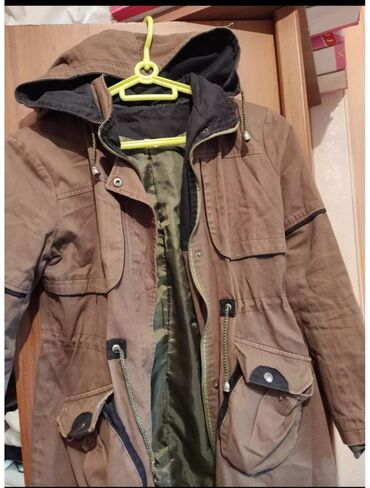 дождевик купить в баку: Kurtrka satilir cox gozel modeldi eyinde ela durur 3-4defe geyilib 46