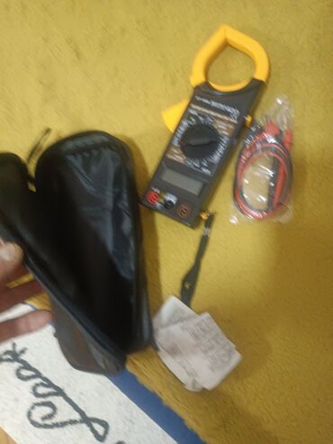 Multimetri: Digitalne strujne klešta/multimetar DT-266 Opis: - Digitalni clamp — 9