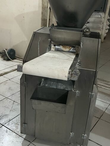 xamir yoyadigan aparat: Xəmir kəsən təzədi 1-2ay işlənib.İş alinmadiği ücun