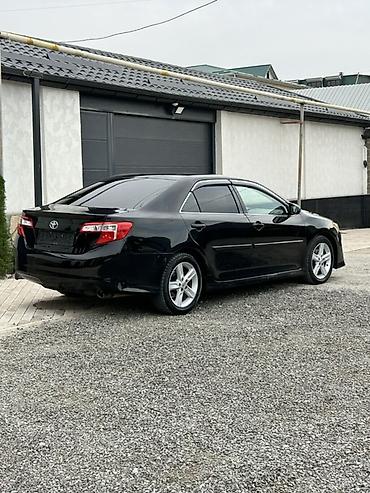 срочно продаю тойота: Toyota Camry: 2014 г., 2.5 л, Автомат, Бензин, Седан — 3