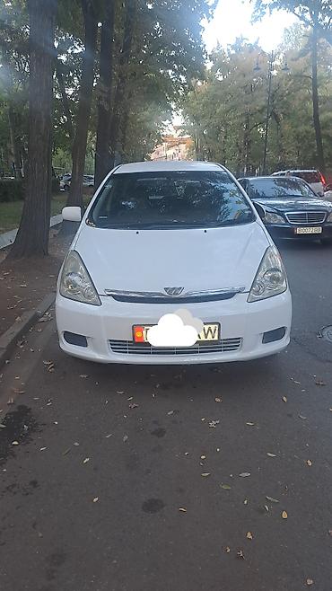 Toyota WISH: 2004 г., 1.8 л, Автомат, Бензин, Универсал