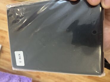 Чехлы: Продаю абсолютно новый чехол для kindle 5 1000 сом