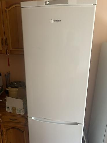 indesit: Холодильник Indesit — 25 000 сом Продаю холодильник Indesit в — 1