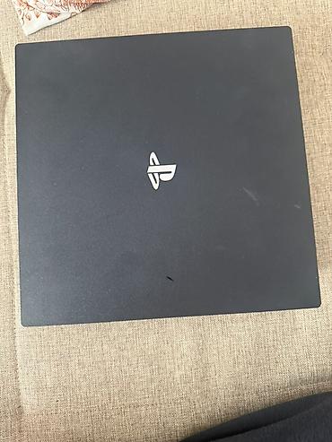 PS4 (Sony PlayStation 4): Игровая консоль Sony PlayStation 4 Pro Модель: CUH-7108B Серия — 6