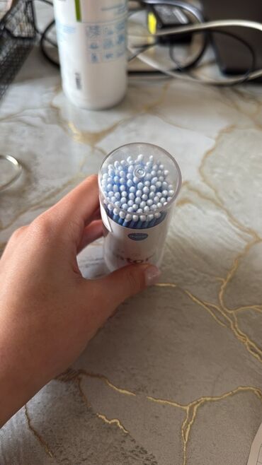 Manikür, pedikür aparatları: Manikür üçün avadanlıq dəsti tək tək də satılır hər biri Tərkib: - — 10