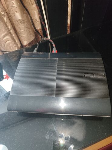 PS3 (Sony PlayStation 3): Продаю Сони 3 супер шитая 15 игр примерно комплекте зарядка жестики