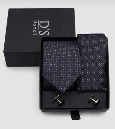 azza ad gunu tortlari qiymetleri: D’S damat original 🌟Qalstuk 🌟Dəsmal 🌟Qol düymə Material : 100%