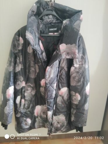 plate razmer 46 48: Куртка новая зимняя легкая с капишоном,оригинал Гуанджоу покупала за