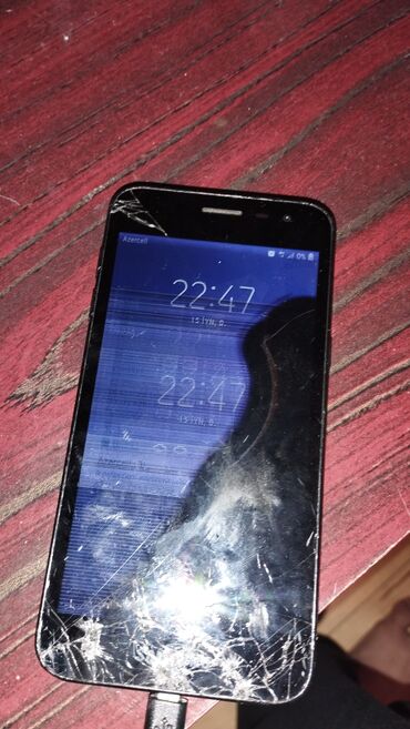 телефон fly fs502 cirrus 1: Samsung Galaxy J2 Core, 8 GB, rəng - Qara, Qırıq, İki sim kartlı