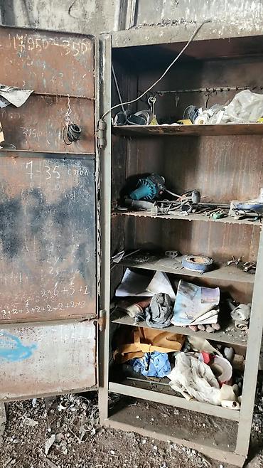 Metal tövlə/dolab – sənaye alətləri və materiallar üçün - Material