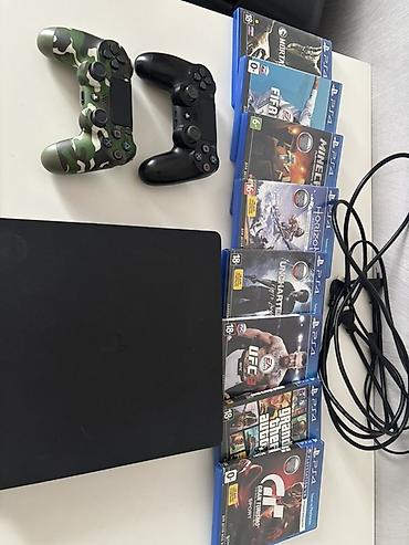 Торг уместен . Игровой комплект PlayStation 4 Slim с двумя