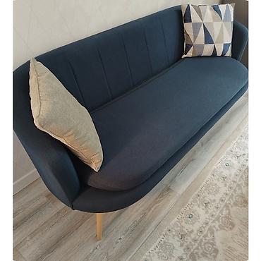 Divan Uzunluq 1.90 enı 54 sm 350₼ satilir .1100₼ Juskdan alinib