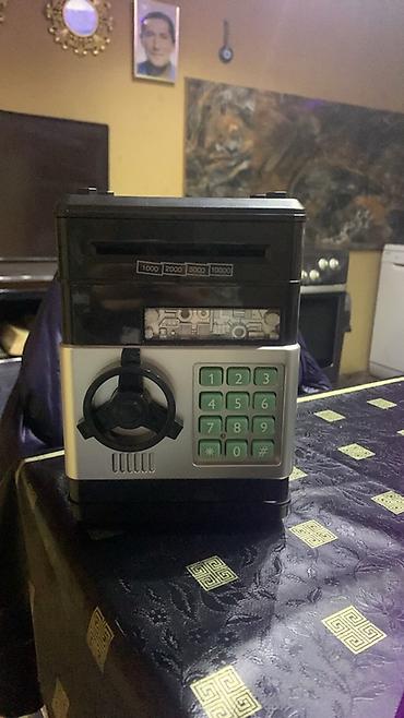 cvetici: 1000din kasica sa pare — 1