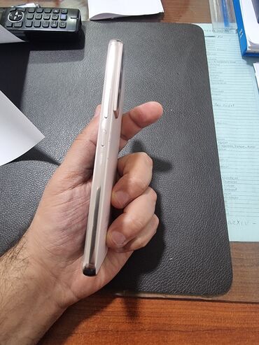 телефон самсунг флай: Samsung Galaxy S22, 256 GB, rəng - Çəhrayı, Düyməli, Barmaq izi, İki sim kartlı
