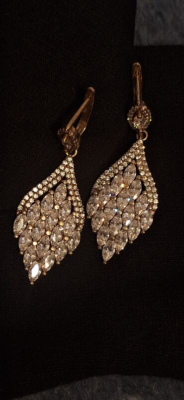 Sırğalar: Qızıl suyuna salınmış Zərif daş-qaşlı sırğalar. svarovskiy qaşlarla — 1