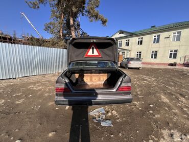 Mercedes-Benz: Mercedes-Benz E-Class: 1990 г., 2.3 л, Механика, Бензин, Седан — 7