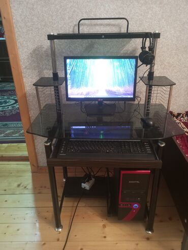серверный блок: Bu dəstə LG monitor, klaviatura, siçan, qulaqlıq və Digital markalı