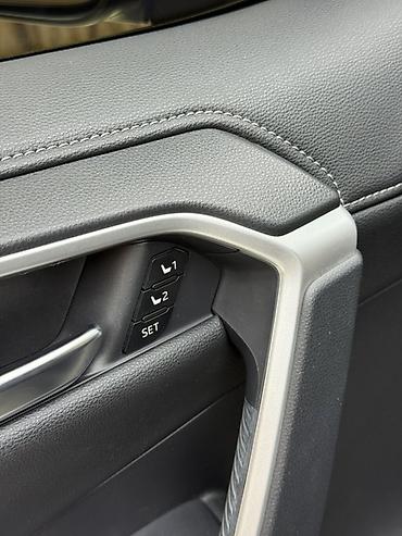 поменять ключи: Toyota RAV4: 2022 г., 2.5 л, Вариатор, Гибрид, Кроссовер — 9