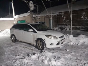 Ford: Ford Focus: 2014 г., 1.4 л, Механика, Бензин, Хэтчбэк