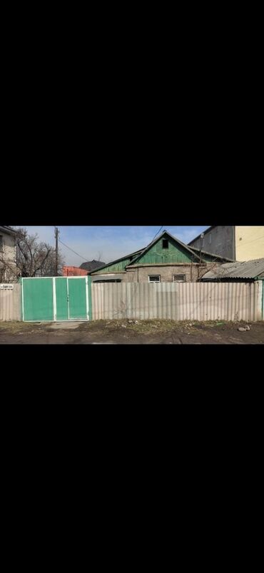продаю дом с мебелью рабочий городок: 80 кв. м, 4 бөлмө, Забор, тосулган