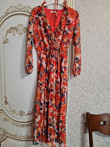 дождевик купить в баку: Brend: Batik Model: Uzun, çiçək naxışlı don 75 man alinib materiali