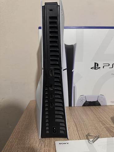 ps4 прошитая: Sony ps 5 slim + fc27 + два джойстика. Состояние новое, куплена месяц — 6