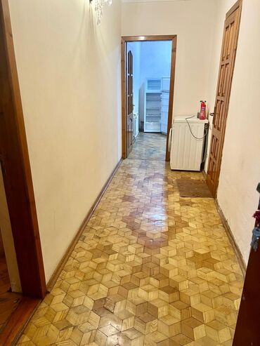 Uzunmüddətli kirayə evlər: 100 kv. m, 4 otaqlı, Qaz, İşıq, Su -da lalafo.az — 4 Uzunmüddətli kirayə evlər: 100 kv. m, 4 otaqlı, Qaz, İşıq, Su — 4