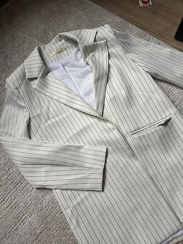 Другая женская одежда: Набор женской одежды (4 предмета) 1) Жакет в тонкую вертикальную — 1