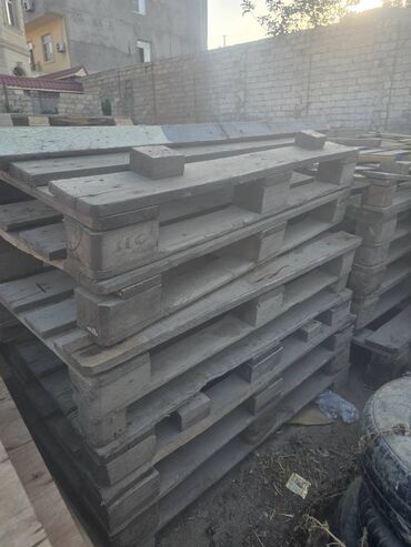 Palletlər, paddonlar: Paddon (Palet) satılır. Ünvan Badamdar qəsəbəsi. Çornıy pol kimi