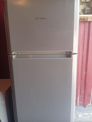 холодильник indesit: Холодильник Indesit, Б/у, Двухкамерный — 1
